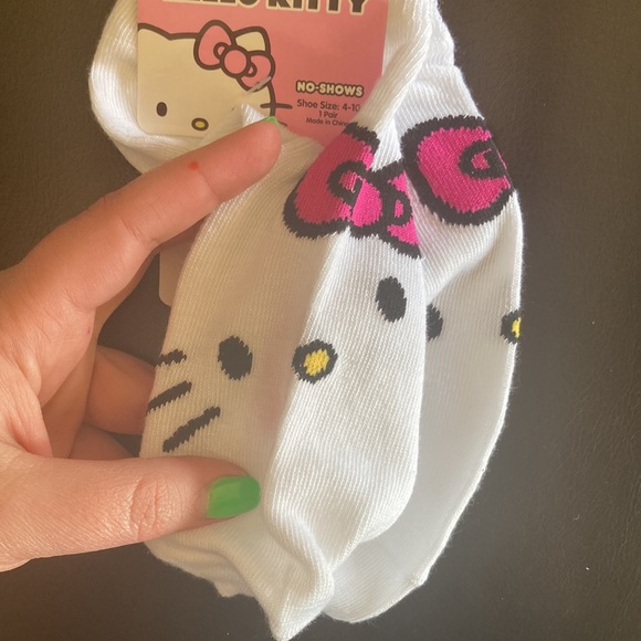Hello Kitty Low Rise socks - Picture 3 of 3